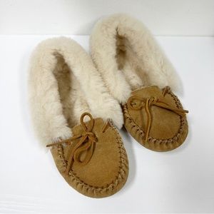 Vineyard Vines Shearling Moccasin Slippers 8